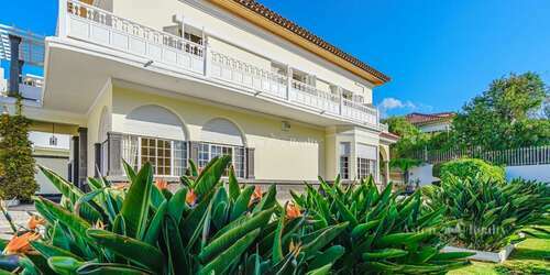 8 Bedroom Villa - Santa Cruz