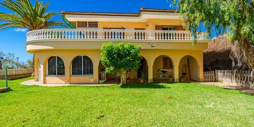 9 Bedroom Villa