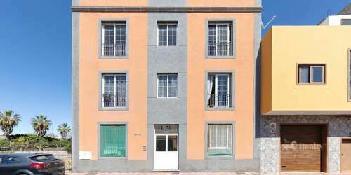 14 Bedroom Building