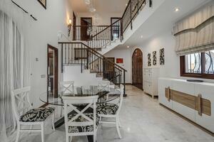 5 Bedroom Villa - El Madroñal (8)