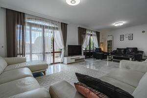 5 Bedroom Villa - El Madroñal (11)