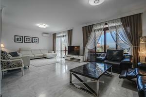 5 Bedroom Villa - El Madroñal (14)