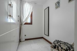 5 Bedroom Villa - El Madroñal (32)