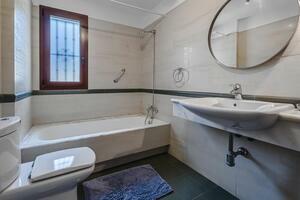 5 Bedroom Villa - El Madroñal (54)