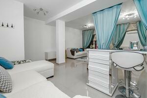 5 Bedroom Villa - El Madroñal (83)