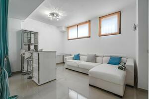 5 Bedroom Villa - El Madroñal (85)