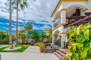 5 Bedroom Villa - El Madroñal (92)