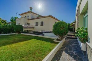 8 Bedroom Villa - Santa Cruz (37)