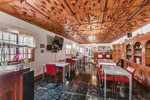 9 Bedroom Hotel - La Laguna (10)