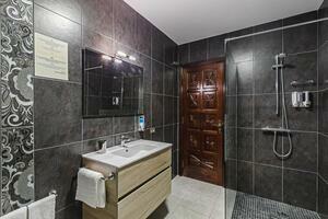 9 Bedroom Hotel - La Laguna (32)