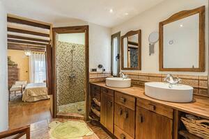 5 Bedroom Villa - El Madroñal (48)