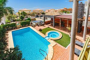 5 Bedroom Villa - El Madroñal (76)