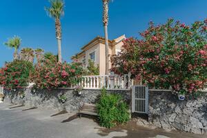 15 Bedroom Hotel - El Médano (6)