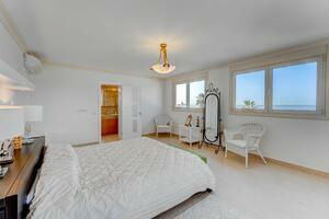 Seafront 4 Bedroom Villa - Bahía del Duque (27)