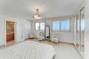 Seafront 4 Bedroom Villa - Bahía del Duque (28)