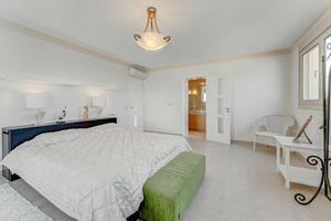 Seafront 4 Bedroom Villa - Bahía del Duque (29)