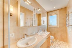 Seafront 4 Bedroom Villa - Bahía del Duque (31)