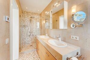 Seafront 4 Bedroom Villa - Bahía del Duque (32)