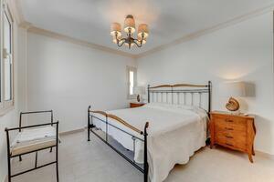 Seafront 4 Bedroom Villa - Bahía del Duque (45)