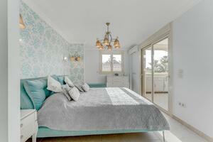 Seafront 4 Bedroom Villa - Bahía del Duque (38)