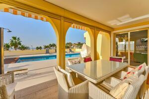 Seafront 4 Bedroom Villa - Bahía del Duque (9)