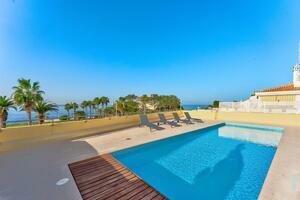 Seafront 4 Bedroom Villa - Bahía del Duque (6)