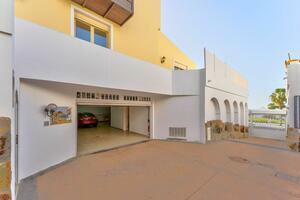 Seafront 4 Bedroom Villa - Bahía del Duque (65)