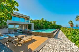 5 Bedroom Villa -  La Caleta (3)