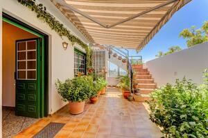 6 Bedroom House - Tijoco Alto (11)