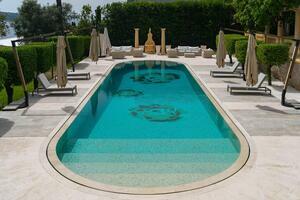 Seafront 7 Bedroom Villa - International (13)