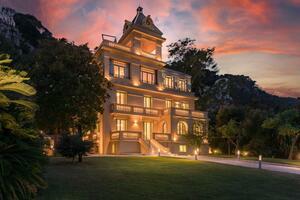 Seafront 7 Bedroom Villa - International (97)