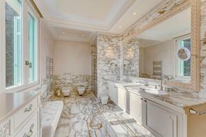 Seafront 7 Bedroom Villa - International (27)