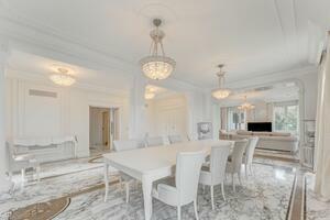 Seafront 7 Bedroom Villa - International (37)