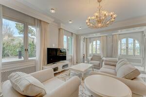 Seafront 7 Bedroom Villa - International (38)