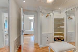 Seafront 7 Bedroom Villa - International (49)