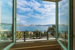 Seafront 7 Bedroom Villa - International (55)