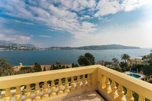 Seafront 7 Bedroom Villa - International (56)