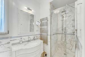 Seafront 7 Bedroom Villa - International (59)