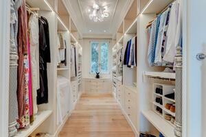 Seafront 7 Bedroom Villa - International (62)