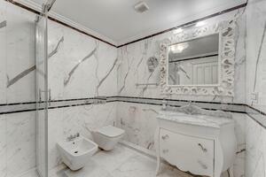 Seafront 7 Bedroom Villa - International (65)