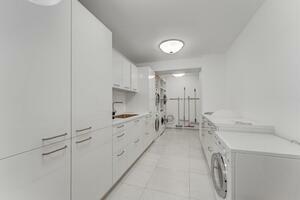 Seafront 7 Bedroom Villa - International (66)