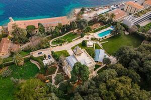 Seafront 7 Bedroom Villa - International (84)