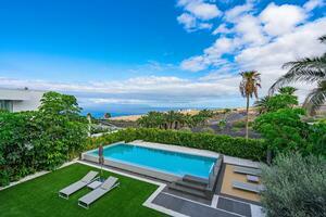 5 Bedroom Villa - La Caleta (41)