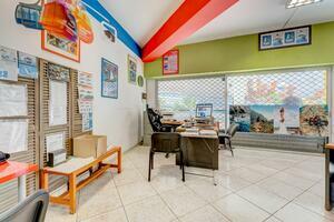 Business - San Eugenio Bajo - Puerto Colón (4)