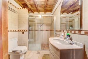 4 Bedroom House - Vilaflor (26)