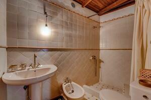 2 Bedroom House - El Tanque (12)