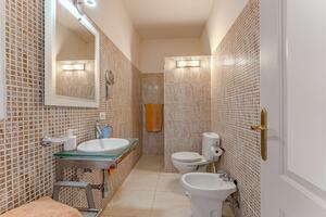 Villa de 15 dormitorios - Chío (38)