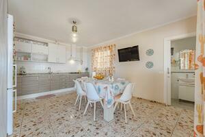 6 Bedroom House - Puerto de Santiago (9)