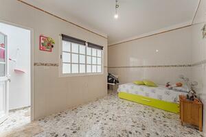 6 Bedroom House - Puerto de Santiago (21)