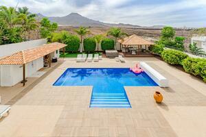 5 Bedroom Villa -  La Caleta — photo 2 of 43
